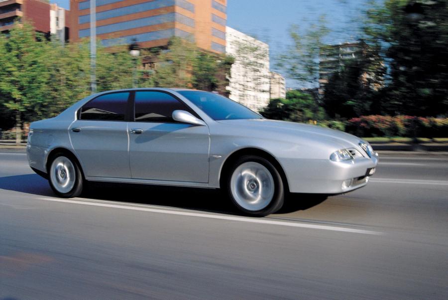  Alfa Romeo 166 (936) 1998 года  (фото 31 из 73)